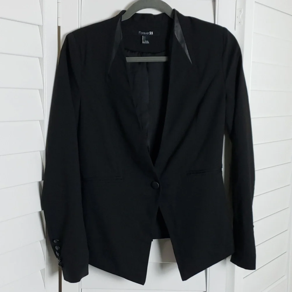 Forever 21 Black Blazer